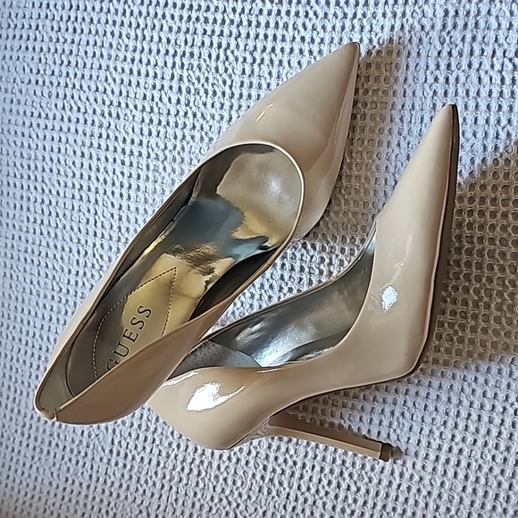 Womens Guess MGMerilyn Ivory Pumps/Heels Size 9M - Picture 5 of 10